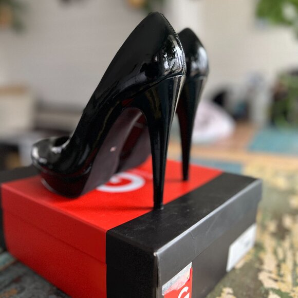 Guess Black Patent Leather Stiletto Platform, Size 7 - Picture 2 of 8